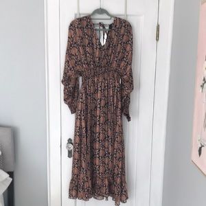 Women’s Maxi Dress.